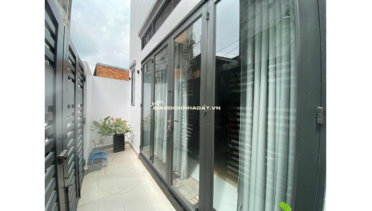 Bán nhà sát căn mặt tiền đường Tỉnh Lộ 10, DT 63m2, xây mới 1 trệt, 1 lầu